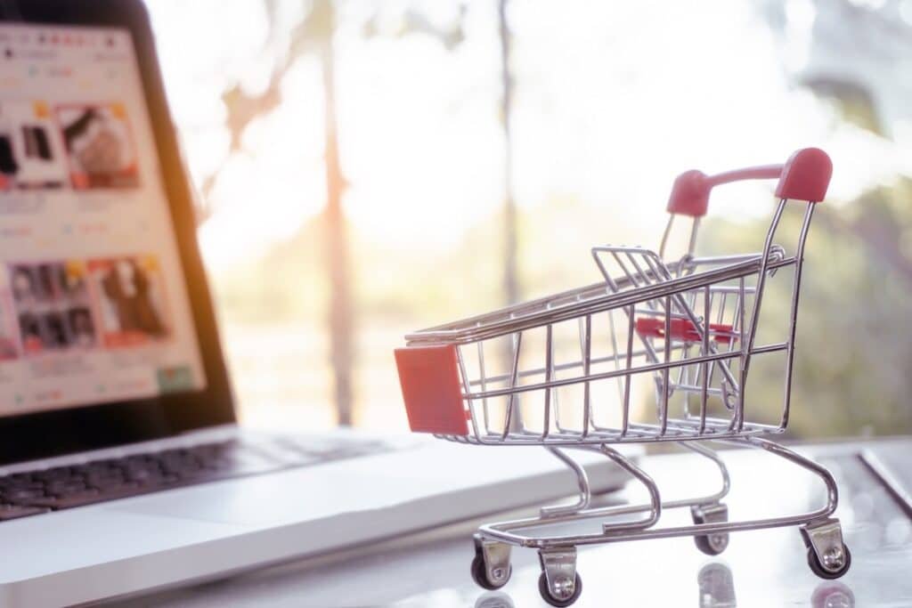 Memperluas Jangkauan Pasar Anda dengan Jasa Website E-Commerce