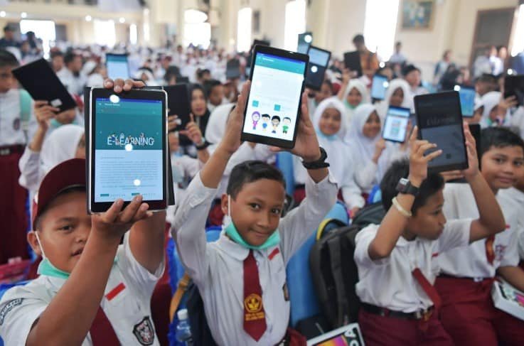 Mengatasi Ketimpangan Pendidikan dengan Aplikasi Manajemen Sekolah